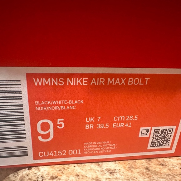 NIKE Women’s Air Max Bold 9.5 | WORN ONCE ✨STEAL DEAL! - Picture 3 of 3